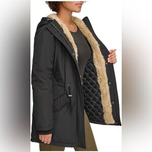 Levis original Womens Lined Hooded Parka Jacket xs size winter heavy jacket